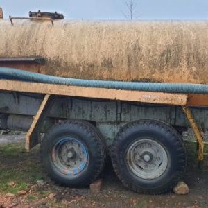 foto NEKOMUNIKUJE 9m3 fekál agro přívěs tandem bez TP na OPRAVU kejdovačka kejda