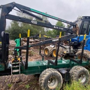 foto 5.45t na 4.5t/5m3 vyvážečka řetězy+pásy 8x8 lesní stroj 9.95t forwarder ENTRACON Delaware