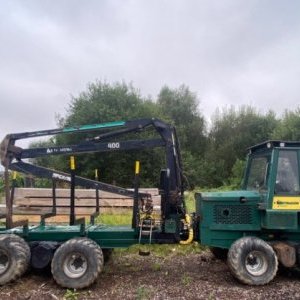 foto 5.45t na 4.5t/5m3 vyvážečka řetězy+pásy 8x8 lesní stroj 9.95t forwarder ENTRACON Delaware