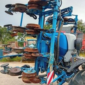 foto 6m/8řádků secí stroj Lemken Azurit 9 na kukuřici za traktor (nádrž 2020) agro