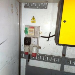 foto dílna nástavba skříň hák kontejner buňka