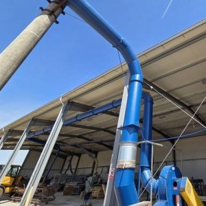 foto 80m vzduchotechnika 3.5m3/s odsávač pilin dřevoprovoz ventilace