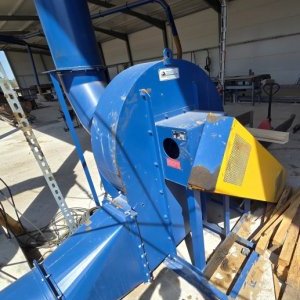 foto 80m vzduchotechnika 3.5m3/s odsávač pilin dřevoprovoz ventilace