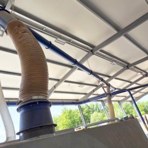 foto 80m vzduchotechnika 3.5m3/s odsávač pilin dřevoprovoz ventilace