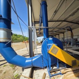 foto 80m vzduchotechnika 3.5m3/s odsávač pilin dřevoprovoz ventilace