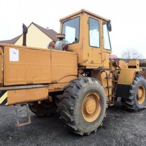 foto problém motor 11t nakladač na 1.5m3/3t UDARNIK TO18