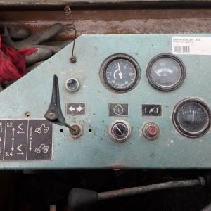foto problém motor 11t nakladač na 1.5m3/3t UDARNIK TO18