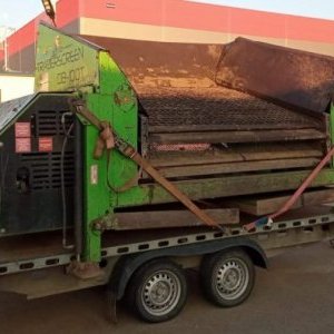 foto 150t/h třídič 4síta +přívěs 2.8t