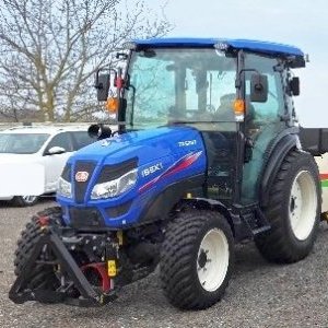 foto údržba hřiště set malotraktor čištění umělé povrchy 4x4 Iseki TG6687