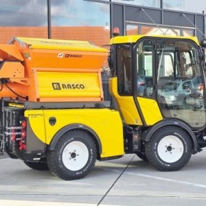 foto demo! 4x4 komunál 3.5t 75HP 40km/h traktor sypač Multihog CX75 MKII