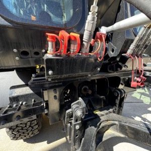 foto demo! 4x4 komunál 3.5t 75HP 40km/h traktor sypač Multihog CX75 MKII
