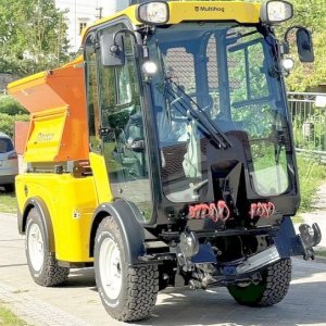 foto demo! 4x4 komunál 3.5t 75HP 40km/h traktor sypač Multihog CX75 MKII
