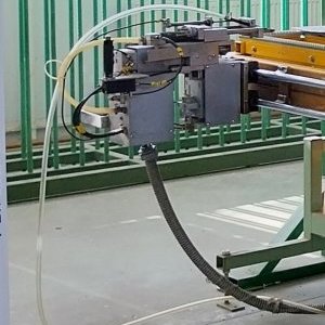 foto kovací stůl 3.3m/850-950mm okenní křídla plast okna URBAN FAS330