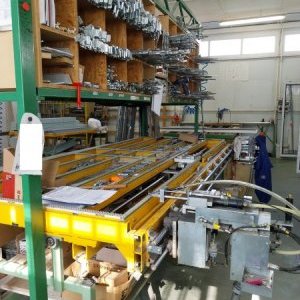 foto kovací stůl 3.3m/850-950mm okenní křídla plast okna URBAN FAS330