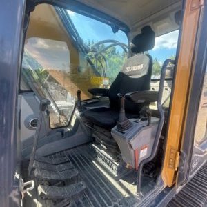 foto 25t bagr XCMG XE250 pásové rypadlo