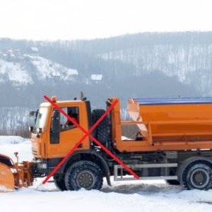 foto SIMED zimní nástavby: sypač PMS210 +radlice SVS1.7E