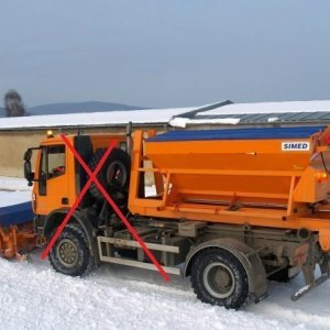 foto SIMED zimní nástavby: sypač PMS210 +radlice SVS1.7E