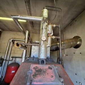 foto 110kW kotel(na) biomasa Gemos KWH tepelné zařízení štěpka piliny dřevní hmota kotelna teplovod